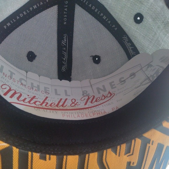 Mitchell & Ness Los Angeles Lakers Snapback Hat - Gray/Yellow new old stock - Picture 10 of 10